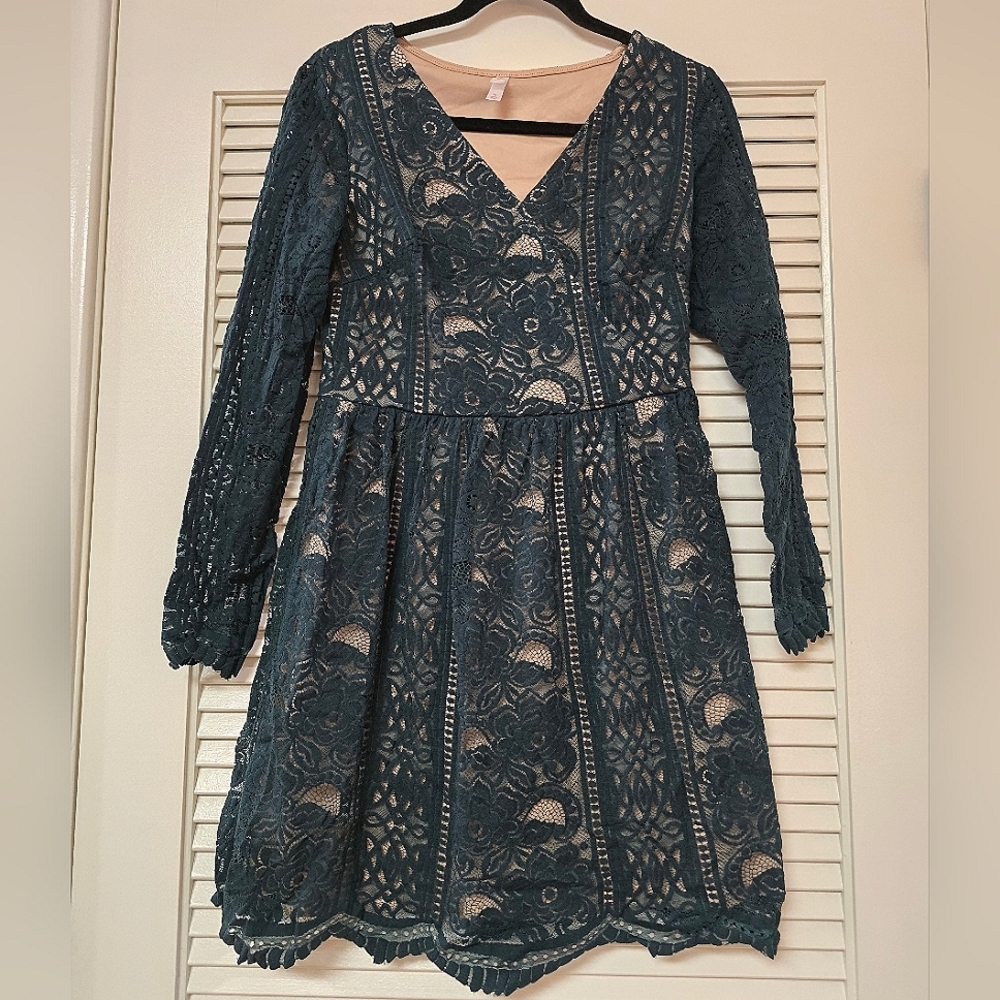 Xhilaration - Green & Tan Lace Long-Sleeve V-Neck Evening Cocktail Dress